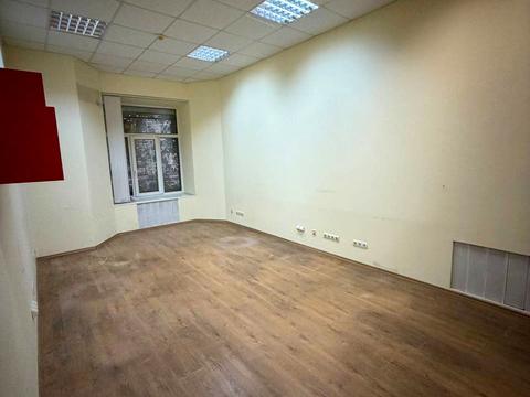 комерційна за адресою 93-ї Холодноярської Бригади вул., 12