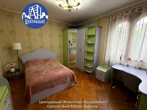 квартира за адресою Українська вул., 25