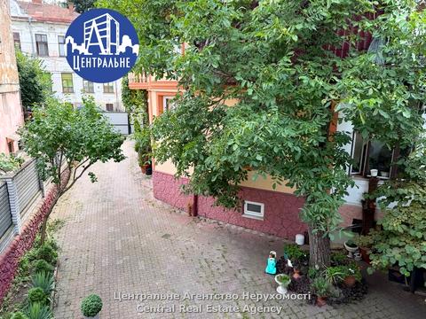 квартира за адресою Українська вул., 25