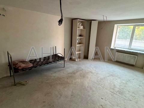 комерційна за адресою Голосіївська вул., 7