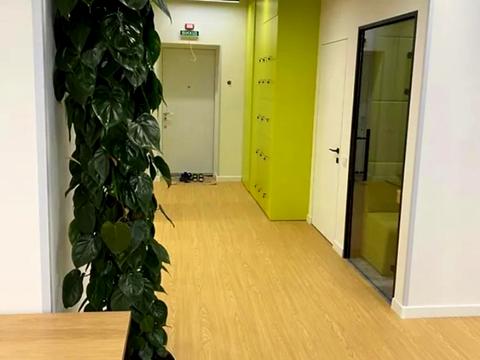 комерційна за адресою Кловський узвіз, 7a