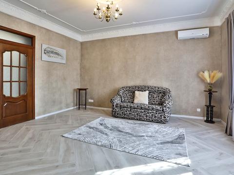 будинок за адресою Богатирська вул., 42