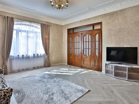 будинок за адресою Богатирська вул., 42