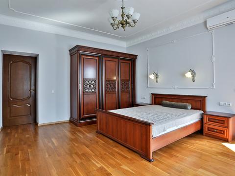 будинок за адресою Богатирська вул., 42