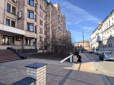 комерційна за адресою Київ, Кудрявська вул., 13-19