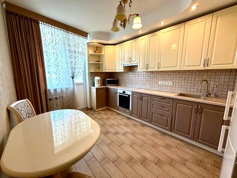 квартира за адресою Авіаконструктора Ігоря Сікорського вул. (Танкова), 1