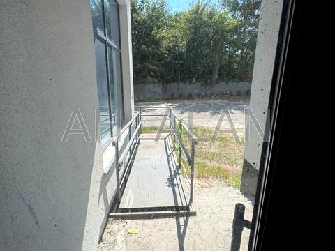 комерційна за адресою Голосіївська вул., 7