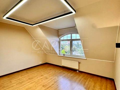 комерційна за адресою Київ, Крутогірна вул., 52
