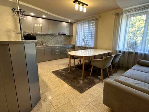 квартира за адресою Мукаша Салакунова вул., 12