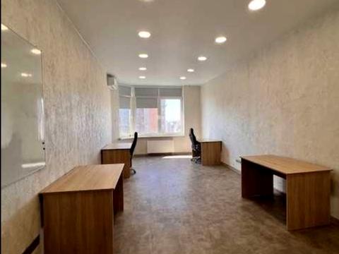 комерційна за адресою Євгена Коновальця вул. (Щорса), 34