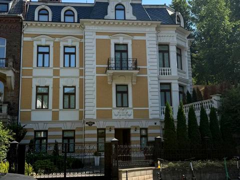 комерційна за адресою Паркова вул. (Конева), 9