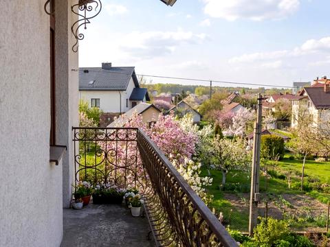 комерційна за адресою Геофізиків вул., 7