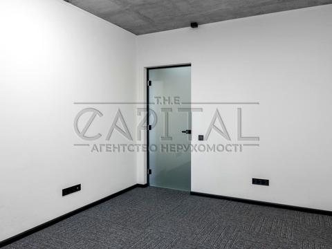 комерційна за адресою Зарічна вул., 6 к1