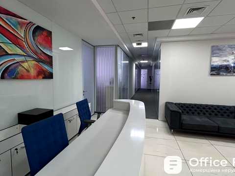 комерційна за адресою Київ, Спортивна пл., 1