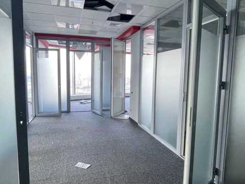 комерційна за адресою Київ, Спортивна пл., 1