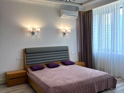 квартира за адресою Дніпровська набережна вул., 14-Б