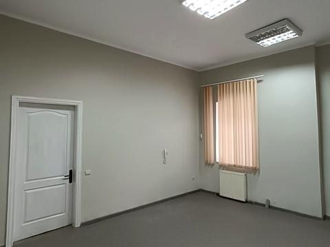 комерційна за адресою Соборна вул., 29-Д