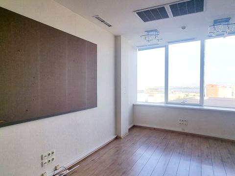 коммерческая по адресу Королеви Єлизавети ІІ ул. (Глинки), 2