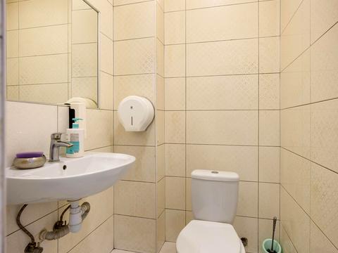 комерційна за адресою Дмитра Яворницького вул., 1а