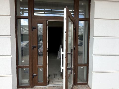 коммерческая по адресу Амосова ул., 4