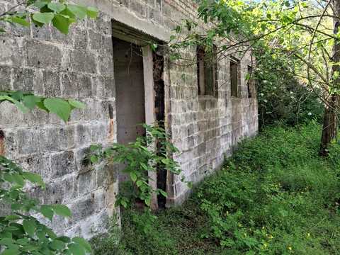 комерційна за адресою с. Хоцьки, Жовтнева, 1Б