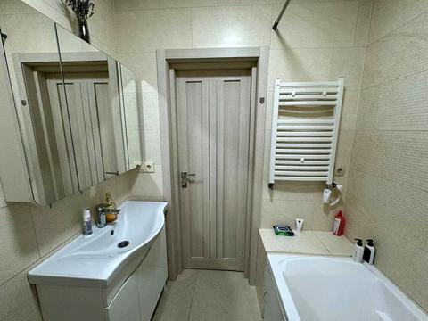 квартира за адресою Дмитра Коцюбайла вул., (Будинок)