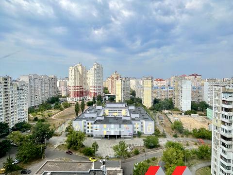 квартира за адресою Срібнокільська вул., 8