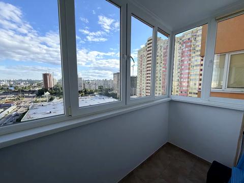 квартира за адресою Сім'ї Кульженків вул. (Петра Дегтяренка), 31-А