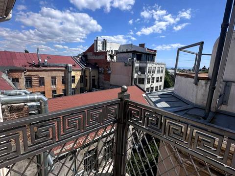 коммерческая по адресу Ришельевская ул. (Ленина улица), 11