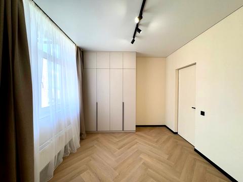квартира по адресу Олександра Олеся ул., 3