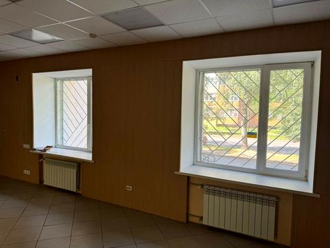 комерційна за адресою Нижньохолодногірська вул., 8