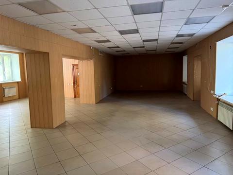 комерційна за адресою Нижньохолодногірська вул., 8