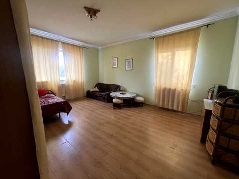 будинок за адресою Районна