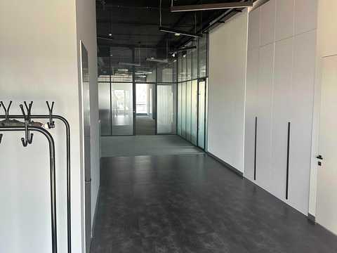 комерційна за адресою Товарна вул., 1