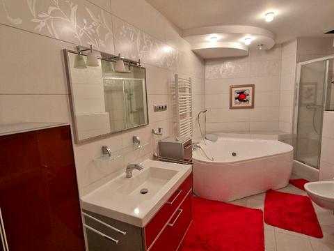 квартира за адресою Королеви Єлизавети ІІ вул. (Глинки), 2