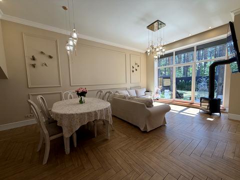 будинок за адресою Леоніда Каденюка вул.