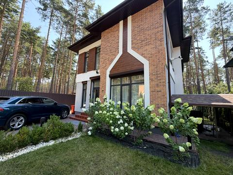 будинок за адресою Леоніда Каденюка вул.