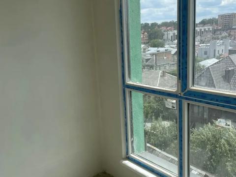 квартира за адресою Степана Бандери просп., 46