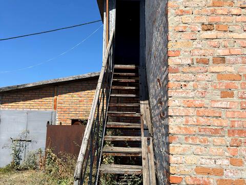 комерційна за адресою Чумаківська вул., 1
