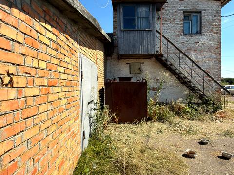 комерційна за адресою Чумаківська вул., 1