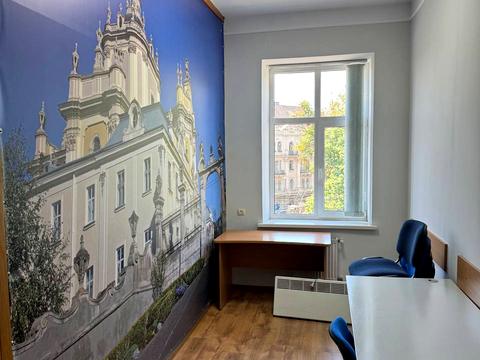 коммерческая по адресу Винниченко ул. (Советская), 2