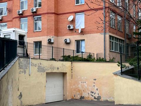 паркомісце за адресою Академічна вул. (Піонерська), 20б