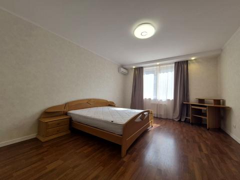 квартира за адресою Раїси Окіпної вул., 8