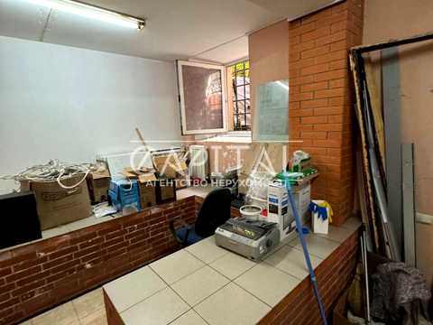 комерційна за адресою Малопідвальна вул., 6