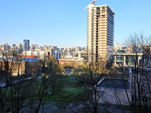 квартира за адресою Стадіонна вул., 6