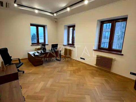 коммерческая по адресу Ломаковская ул. (Мичурина), 45