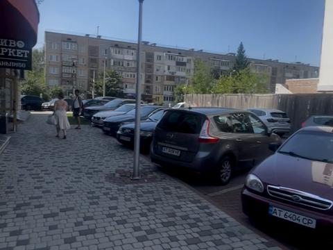 комерційна за адресою Василя Симоненка вул., (Будинок 3)
