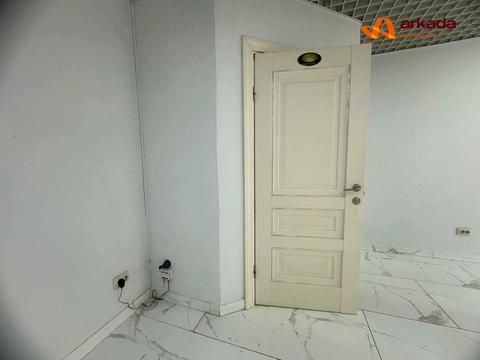 комерційна за адресою Берегова вул., 18