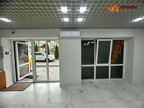 комерційна за адресою Берегова вул., 18