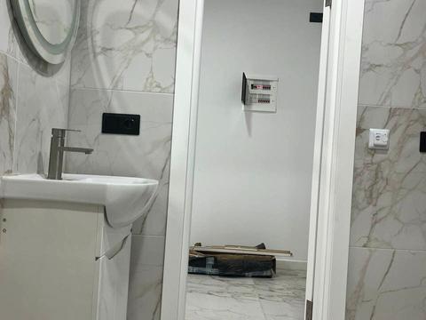 коммерческая по адресу Академика Ярослава Подстригача ул., 1